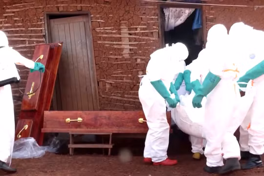 Bệnh nhân Ebola tháo chạy sau các vụ tấn công bệnh viện ở Congo