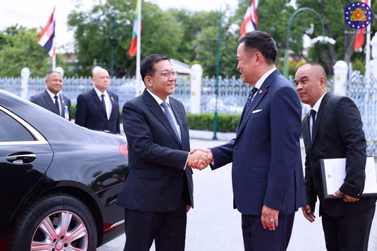 Tổng thống Myanmar thăm Thái Lan, thúc đẩy bình thường hóa quan hệ với ASEAN