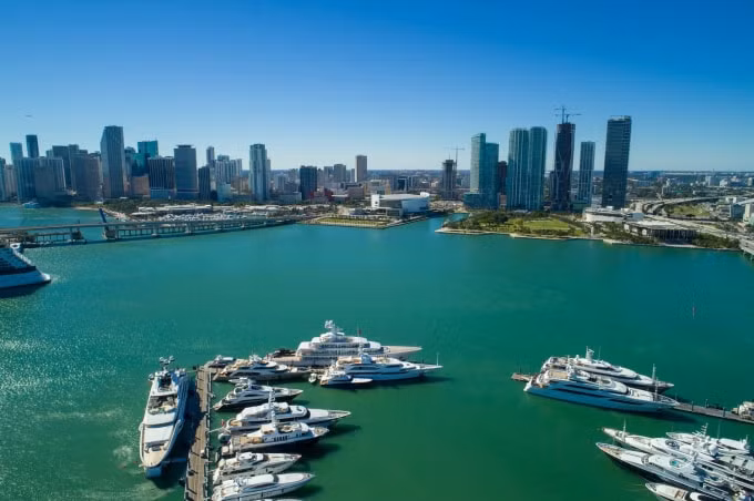 BĐS tại Vịnh Biscayne sở hữu tầm nhìn ra bến du thuyền đắt giá