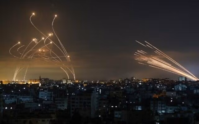 Vòm Sắt của Israel được kích hoạt chống lại rocker được phóng từ Palestine. Ảnh: TOI