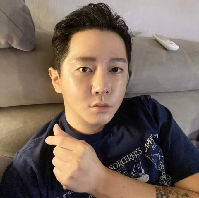 J.Yoon, trưởng nhóm ban nhạc rock nổi tiếng Hàn Quốc qua đời ở tuổi 39.