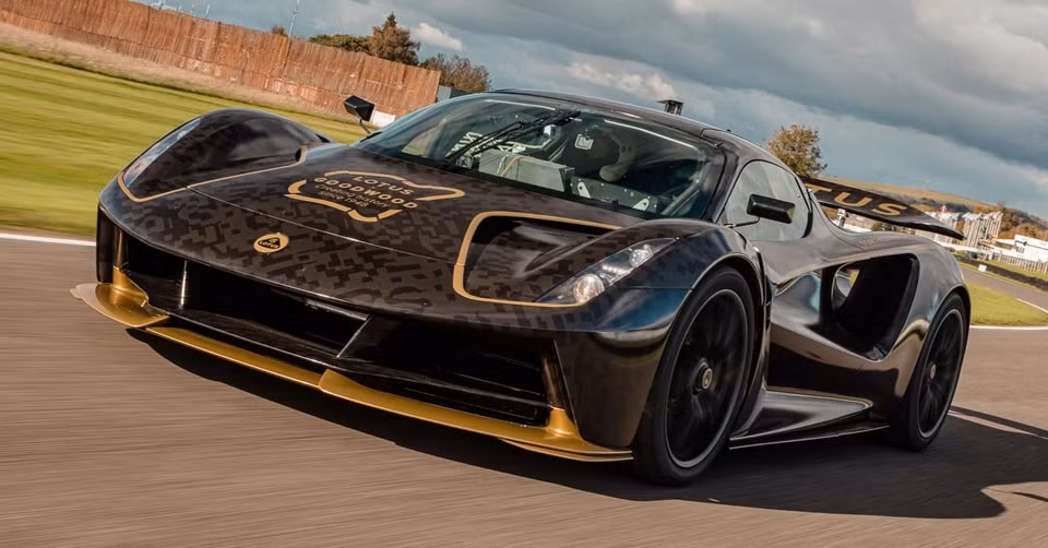 Siêu xe điện Lotus Evija. Ảnh: Paultan