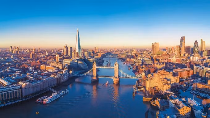 Các khu ngoại ô như Wimbledon, Richmond và Wandsworth đã xuất hiện các hoạt động khá sôi nổi. (Ảnh: The Royal)