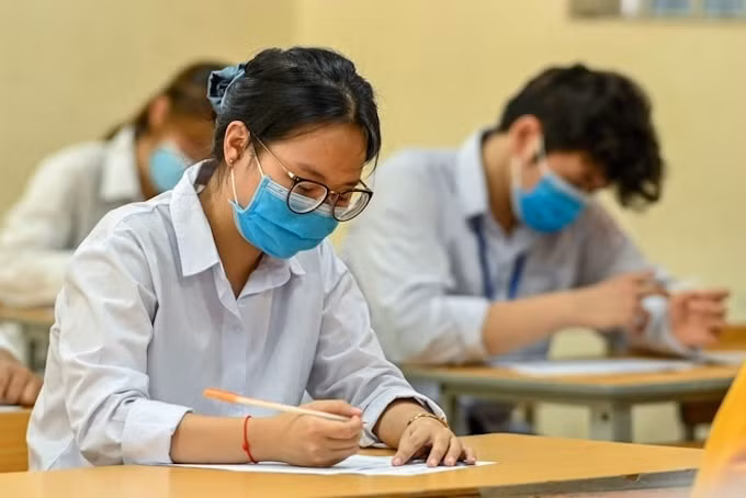 Học sinh lớp 12 huyện Vĩnh Bảo, TP.Hải Phòng sẽ ôn thi trực tuyến từ ngày 25/6. Ảnh: minh họa