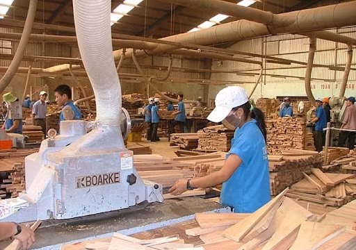 Doanh nghiệp gỗ tăng tốc sản xuất kịp trả đơn hàng cuối năm
