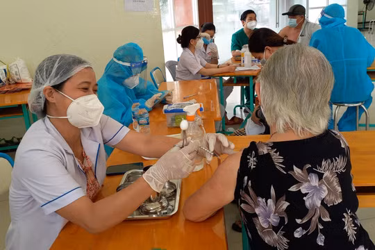 Vì sao nhiều người dân TP. HCM vẫn chưa tiêm vaccine Covid-19?