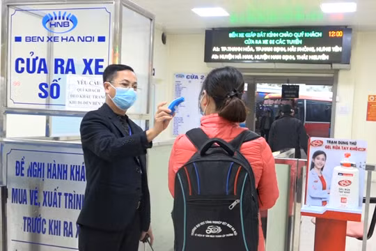 Hà Nội: Các bến xe tăng cường phòng chống dịch COVID-19