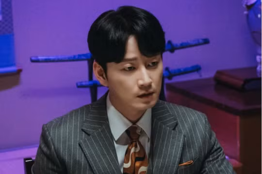 Mỹ nam Lee Hyun Wook vào vai phản diện quá đạt khiến chính mẹ ruột 'ghẻ lạnh'