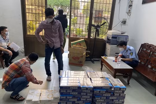 Vận chuyển trên 2.000 bao thuốc lá lậu để lấy công 250.000 đồng, lái xe chịu án hình sự