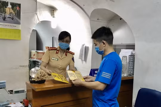 Chỉ hơn 20% ô tô kinh doanh vận tải đổi sang biển số màu vàng