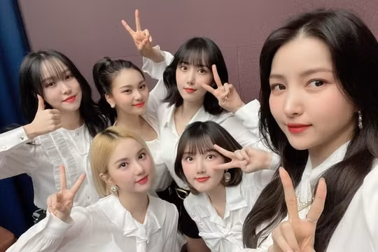 Nhóm nhạc nữ GFriend thông báo chính thức tan rã