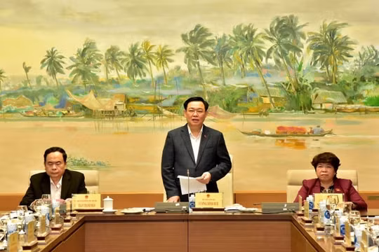 Ủy ban về các vấn đề Xã hội phải hết sức quan tâm đến khía cạnh xã hội trong các vấn đề kinh tế