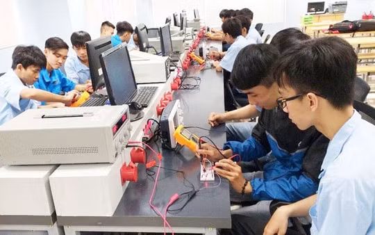 Trường nghề xin dạy phổ thông: Quá nhiều mâu thuẫn!