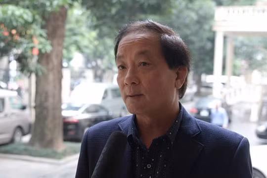 Kỷ luật cảnh cáo về Đảng, miễn nhiệm chức vụ đối với Giám đốc Sở đi đánh golf trong mùa dịch