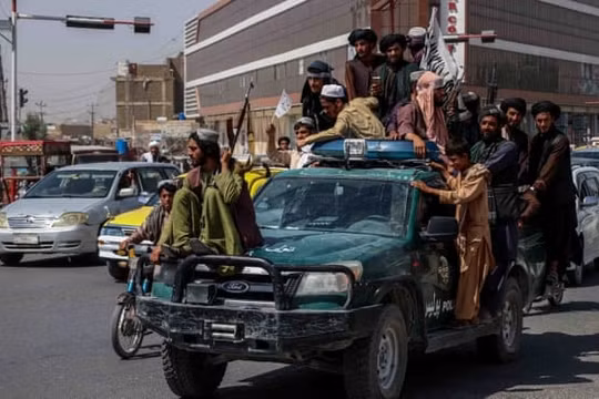 Afghanistan từ 1/9: Khi râu, tóc, quần áo cũng trở thành... cuộc đấu tranh nguy hiểm đến tính mạng