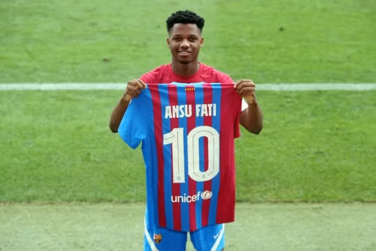 Chiếc áo số 10 của CLB Barca có chủ nhân mới