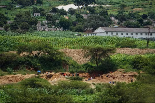 Dân Zimbabwe sống trên mỏ khoáng sản quý nhưng vẫn nghèo đói