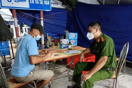 Hải Dương: Phát hiện 4 người Quảng Ninh dùng giấy xét nghiệm giả để vượt chốt kiểm dịch