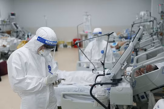 Phát hiện sớm diễn biến trở nặng bệnh nhân Covid-19 để có kết quả điều trị tốt hơn