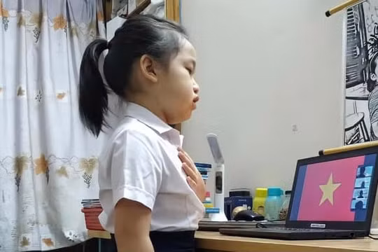 Thầy trò Hà Nội trước lễ khai giảng trực tuyến lịch sử