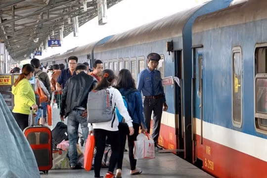 Vé tàu Hà Nội - Sài Gòn Tết Tân Sửu giảm còn 1,7 đến 2,1 triệu đồng