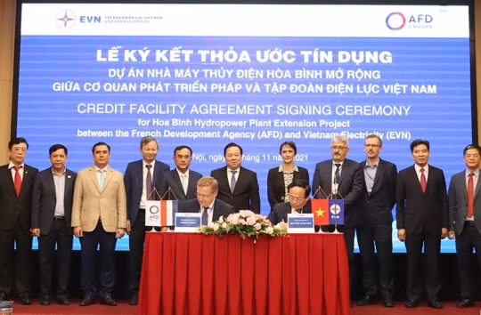 Ký kết thỏa ước tín dụng cho Dự án Nhà máy Thủy điện Hòa Bình mở rộng