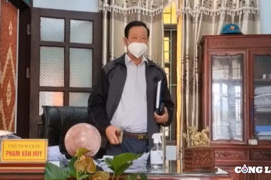 Chủ tịch UBND thị trấn Thứa né tránh báo chí?