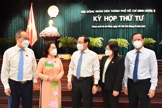 TP. HCM tự tin mở cửa, từng bước khôi phục kinh tế - xã hội