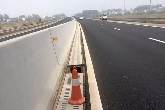 Bắt tạm giữ đối tượng ăn trộm tấm đan trên cao tốc Bắc Giang - Lạng Sơn
