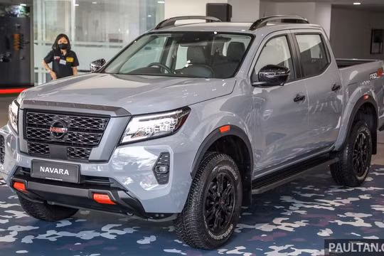 Xe bán tải Nissan Navara PRO-4X ra mắt tại Malaysia