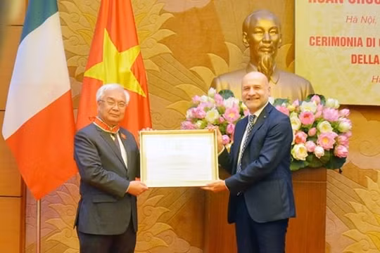 Ông Phan Thanh Bình được nhận Huân chương Công trạng Italy