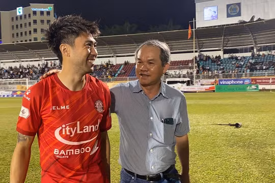 Bầu Đức: “Lee Nguyễn đá quá hay, tiếc là chấn thương”