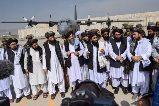 Taliban dựa vào quỹ của Trung Quốc để khôi phục kinh tế Afghanistan