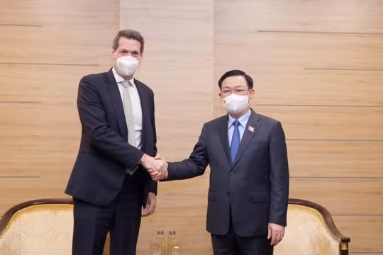 Chủ tịch Quốc hội đề nghị ADB hỗ trợ Việt Nam nâng cao năng lực dự báo và tầm nhìn dài hạn