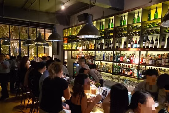 TP. HCM: Tạm dừng hoạt động các cơ sở kinh doanh karaoke, vũ trường, quán bar từ 18h ngày 30/4