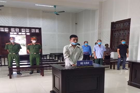 12 năm tù cho kẻ giết bạn cùng phòng hát karaoke