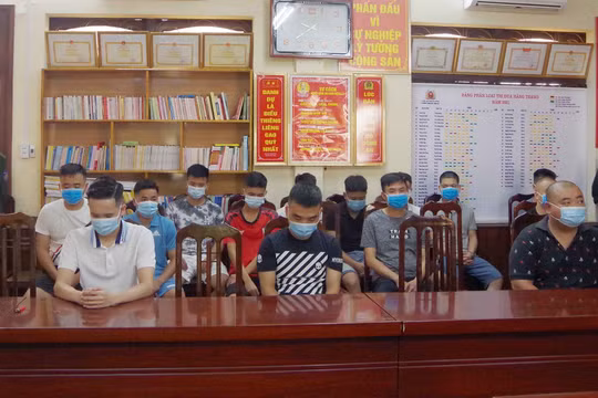 Phá đường dây cá độ bóng đá hàng trăm tỷ đồng