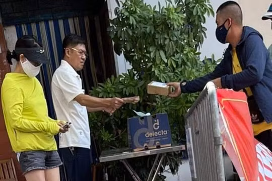 Hà Nội: Một Bí thư phường bị phạt 2 triệu đồng vì lỗi không đeo khẩu trang