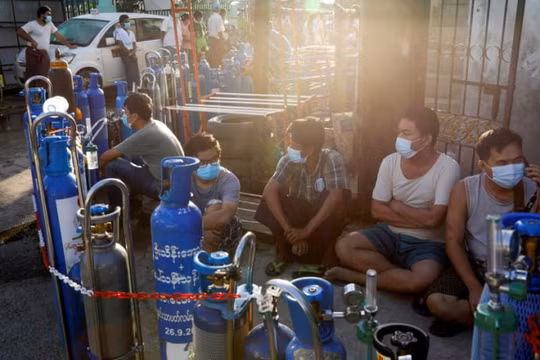 Biểu tình tại nhà tù ở thành phố lớn nhất Myanmar khi COVID-19 bùng phát