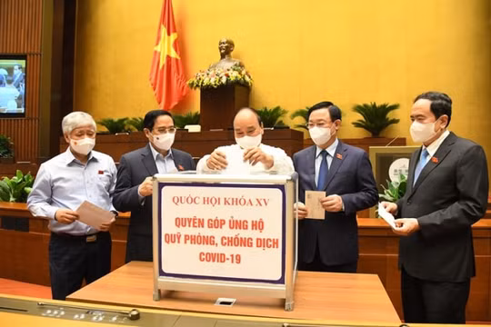 Đại biểu Quốc hội quyên góp ủng hộ Quỹ phòng, chống dịch Covid-19
