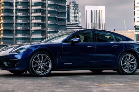 Porsche Panamera 2021 được bán với giá 250.000 USD tại Malaysia