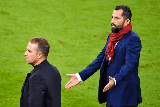 70.000 CĐV ký đơn đòi sa thải Giám đốc thể thao Bayern Munich