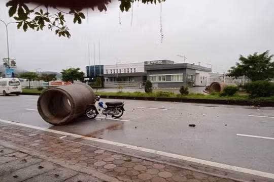 Thái Nguyên: Đình chỉ 2 bảo vệ vụ xe máy đâm vào ống cống khiến 2 người tử vong