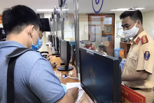 Đôn đốc thực hiện quy định lắp camera trên ô tô kinh doanh vận tải