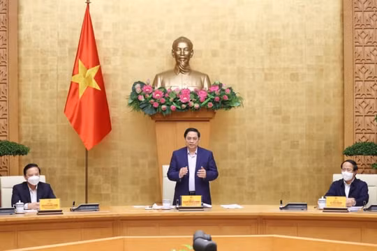 Điều chỉnh kịp thời nhằm thực hiện thích ứng an toàn, linh hoạt, kiểm soát có hiệu quả dịch bệnh