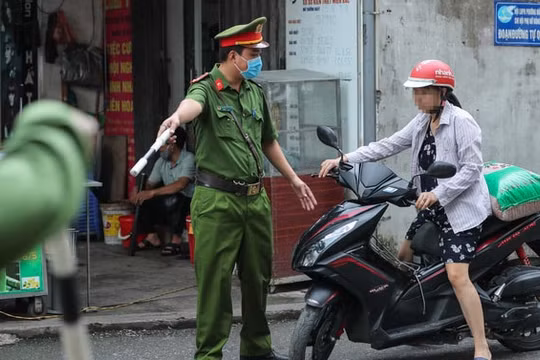 Hà Nội: Xử phạt trên 5.176 trường hợp không đeo khẩu trang với số tiền hơn 7,7 tỷ đồng