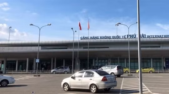 Đề xuất tạm dừng đường bay giữa TP HCM với Quảng Nam, Huế, Thanh Hóa