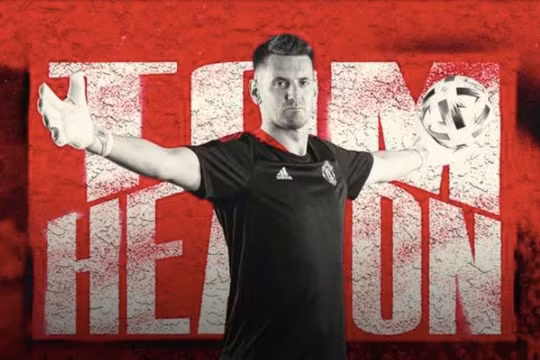 Man Utd công bố tân binh thứ 2 hè này