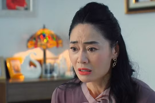 Hương vị tình thân phần 2 tập 32: Bà Xuân bị tố ăn chặn tiền từ thiện