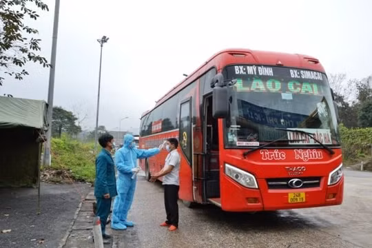 Lào Cai: Mở đường dây nóng tiếp nhận thông tin của công dân ở vùng dịch